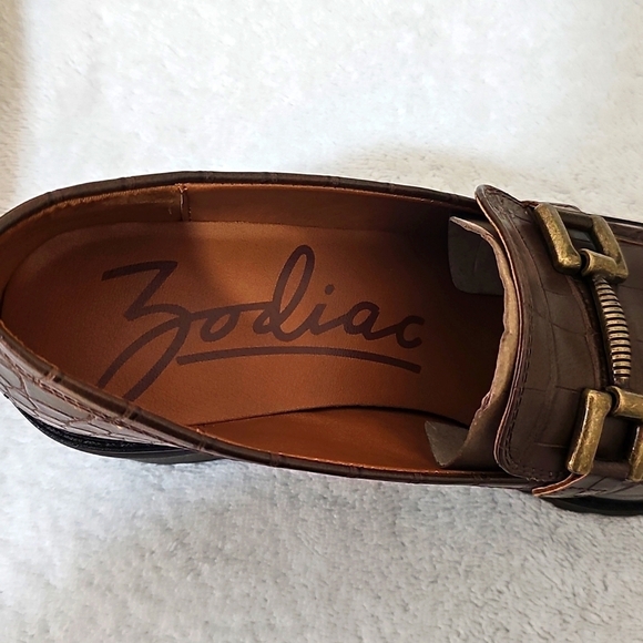 NWT Zodiac Gemma Loafer Pump w Antique Metal Bit 2 1/4" heel Caramel Croc 10M - Picture 9 of 10